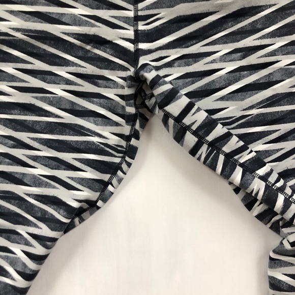 Nike Cropped Leggings - L - Picture 8 of 8